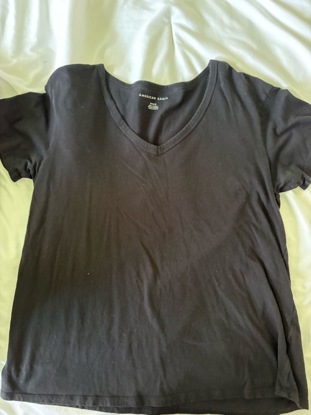American Eagle Outfitters Black V‑Neck Short Sleeve Tee